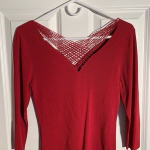 3/4 sleeve red shirt